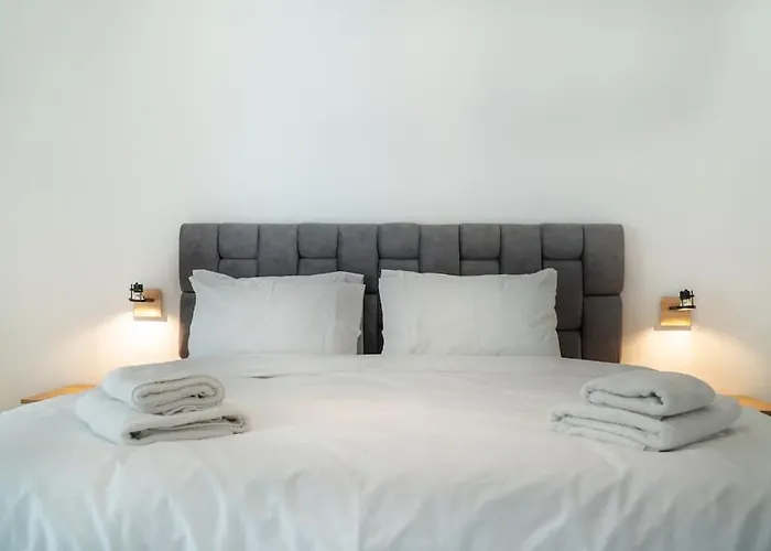 Syntagma Square, 55Sqm Golden Suite