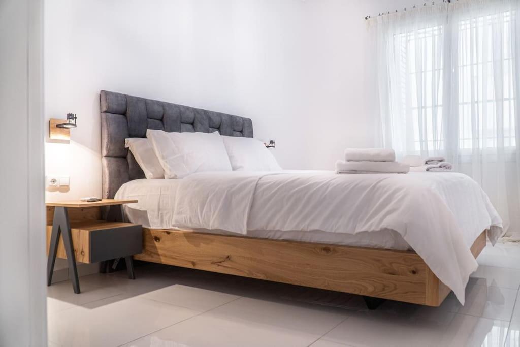 Syntagma Square, 55sqm Golden Apartment *