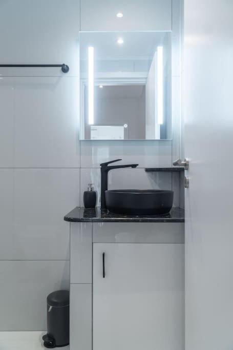 Syntagma Square, 55sqm Golden Apartment